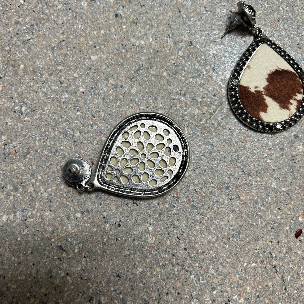 Cowhide earrings - Picture 3 of 3